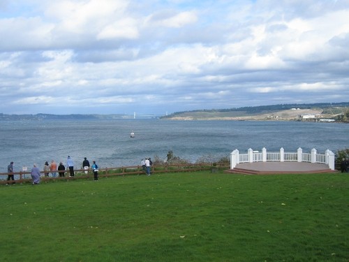 Steilacoom train wreck onlookers