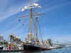 tallshipsRTuckerThompsonBow.jpg (75230 bytes)